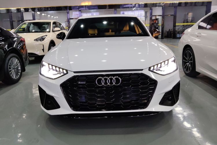 奥迪A4L 2022款 45 TFSI quattro 臻选动感型车身外观2