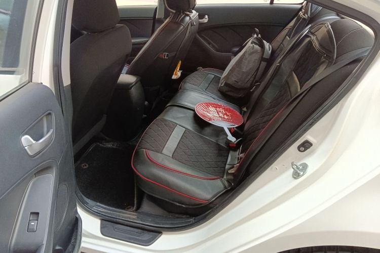 起亚K3 2016款 1.6L 手动GL中控内饰7004