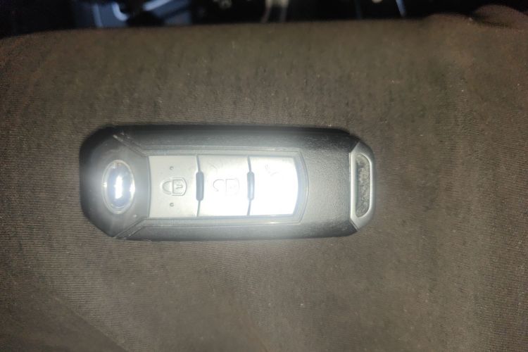 广汽传祺 传祺GS5 2014款 2.0L 自动两驱周年增值版中控内饰11