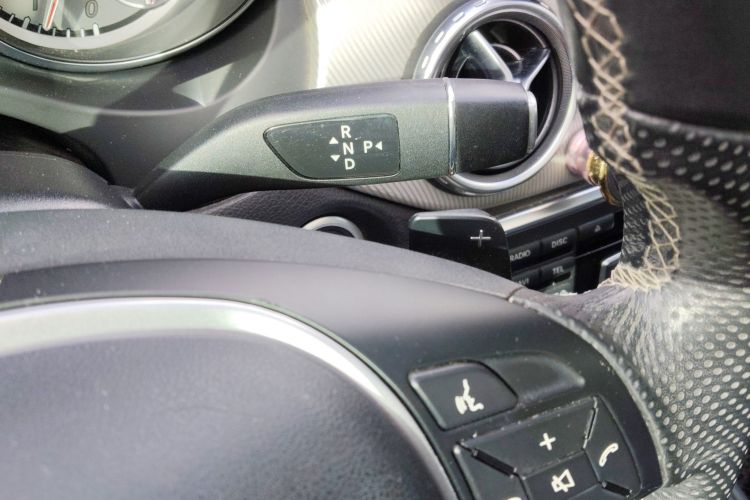 奔驰GLA 2015款 GLA 200 时尚型中控内饰18