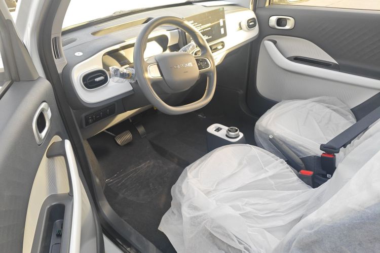 吉利银河 熊猫 2025款 210km 元气熊中控内饰20