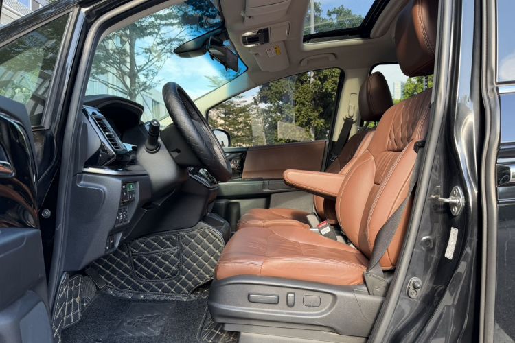 本田 艾力绅 2019款 2.0L 混动至尊版局部细节19