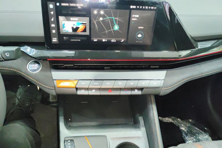 长安UNI-V 2025款 1.5T 500Bar尊贵运动型中控内饰16