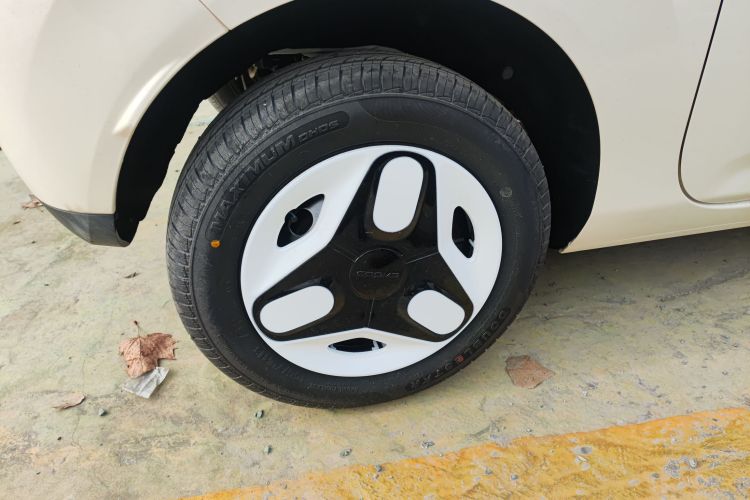 吉利银河 熊猫 2025款 210km 元气熊车身外观6008