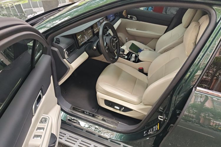 理想汽车 理想ONE 2021款 增程6座版中控内饰20