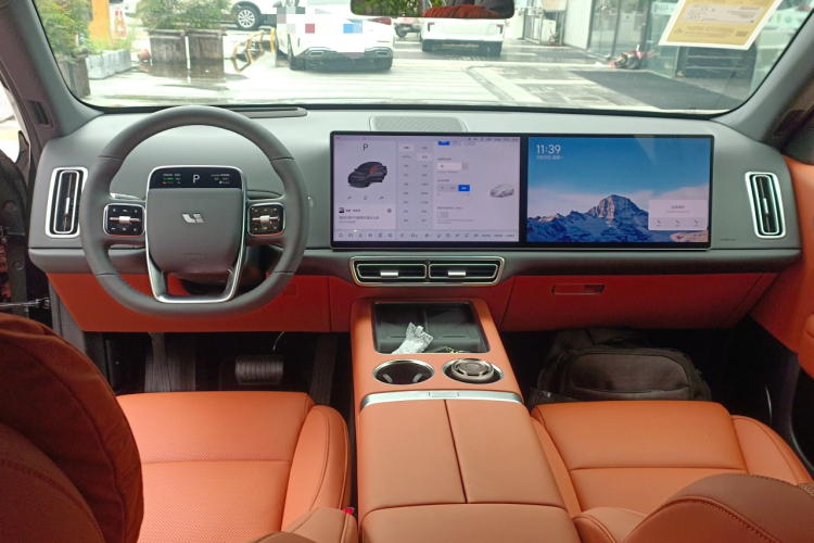 理想汽车 理想L6 2025款 Pro 智能焕新版中控内饰7002