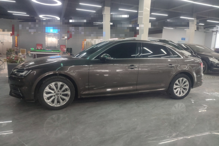 奥迪A4L 2018款 30周年年型 40 TFSI 进取型车身外观4