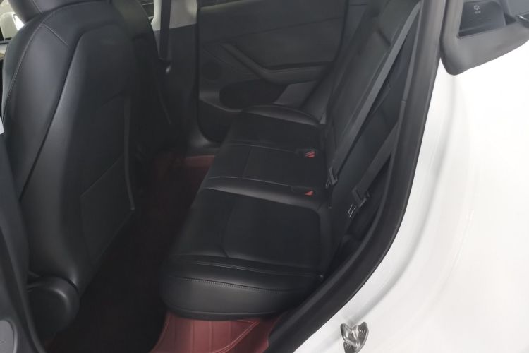 特斯拉 Model Y 2022款 后轮驱动版中控内饰21