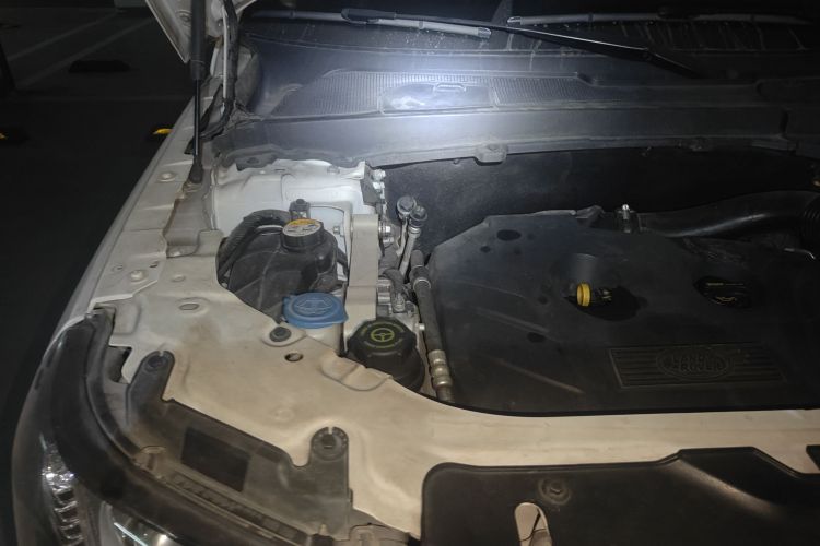 路虎 神行者2 2014款 2.0T Si4 SE汽油版局部细节9006