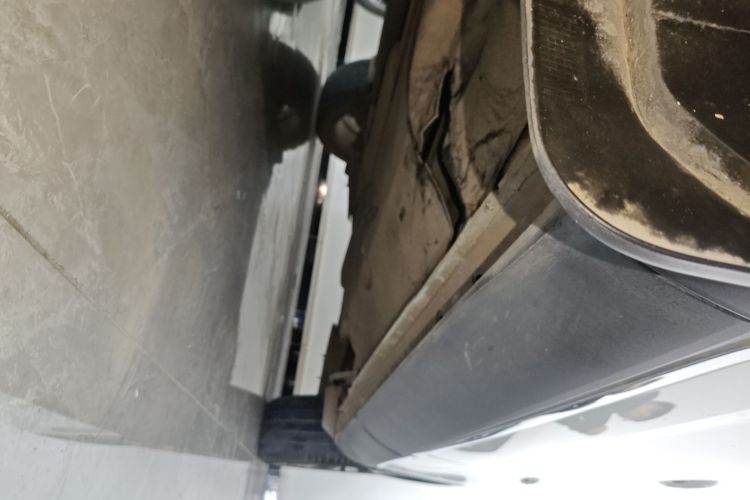 红旗HS5 2019款 2.0T 智联旗享四驱版局部细节9002