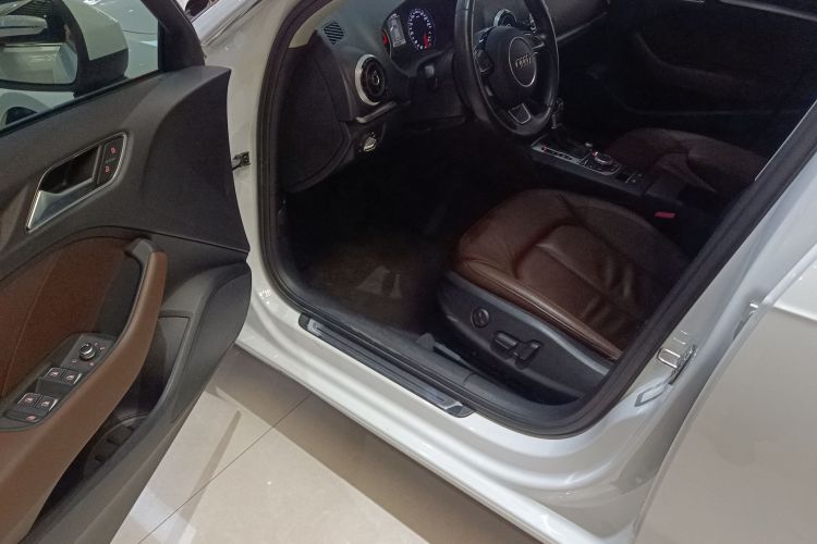 奥迪A3 2016款 Sportback 35 TFSI 风尚型中控内饰20