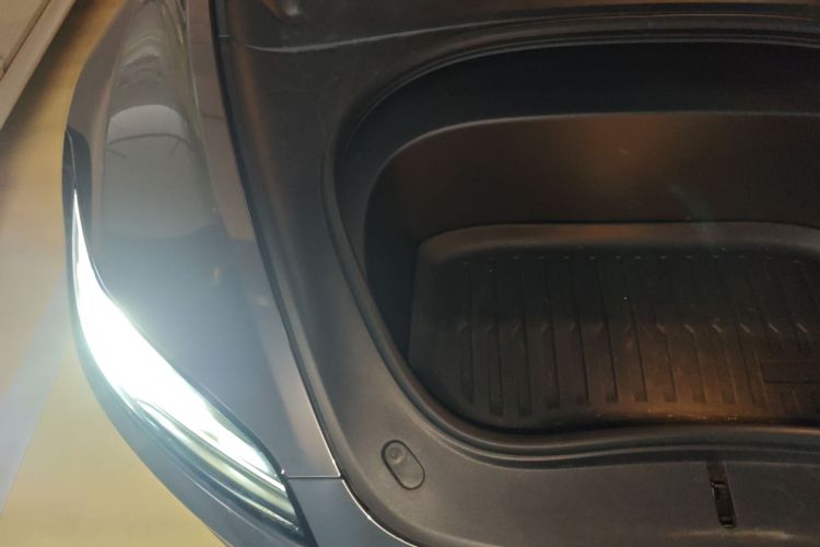 特斯拉 Model 3 2023款 长续航全轮驱动版局部细节9006