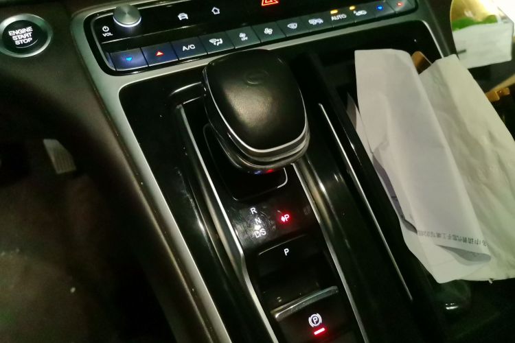 广汽传祺 传祺M8 2021款 大师系列 390T 尊贵版中控内饰18