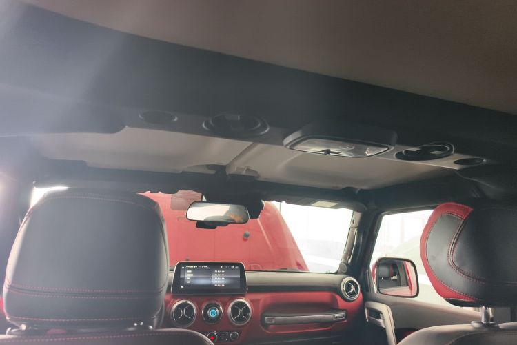 北京BJ40 2019款 2.0T 自动四驱城市猎人版旗舰型 国V中控内饰22