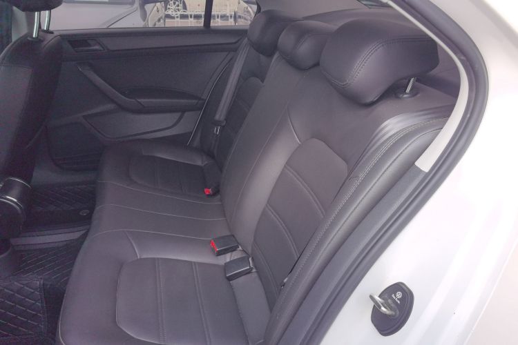 大众 桑塔纳 2021款 1.5L 手动风尚版中控内饰7004