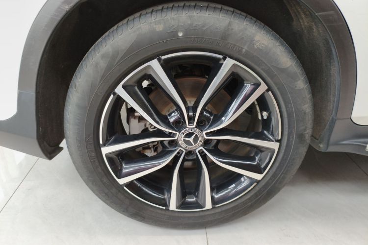 奔驰GLC 2020款 改款 GLC 300 L 4MATIC 动感型车身外观56