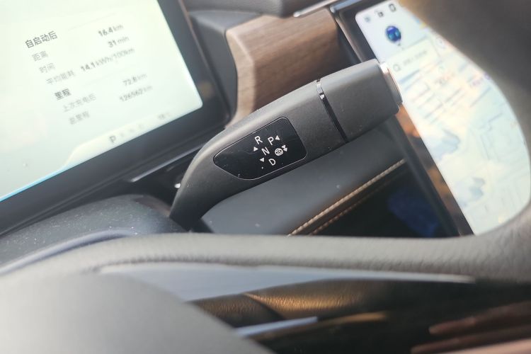 小鹏P5 2023款 智行版中控内饰18