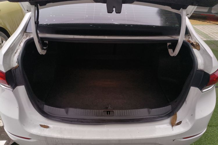 别克 英朗 2019款 18T 自动互联精英型 国V机舱底盘23