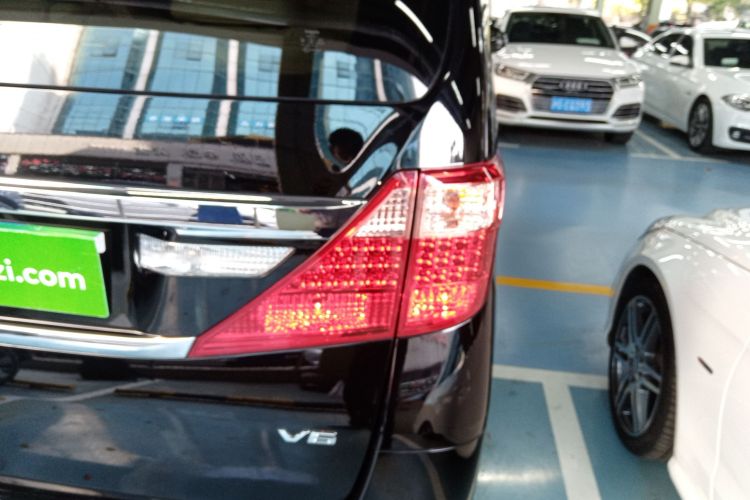 丰田 埃尔法 2012款 3.5L 豪华版车身外观6006