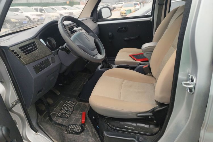 金杯 小海狮X30 2021款 1.5L 标准型无空调版客车国VI SWC15M局部细节19