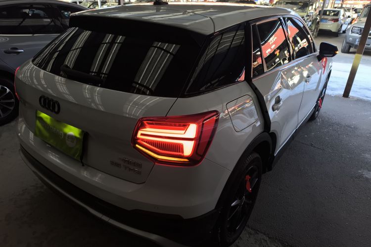奥迪Q2L 2020款 35 TFSI 进取动感型车身外观9