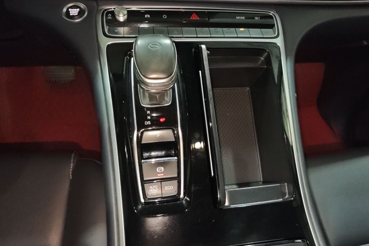 广汽传祺 传祺M8 2021款 改款 领秀系列 390T 豪华版中控内饰18