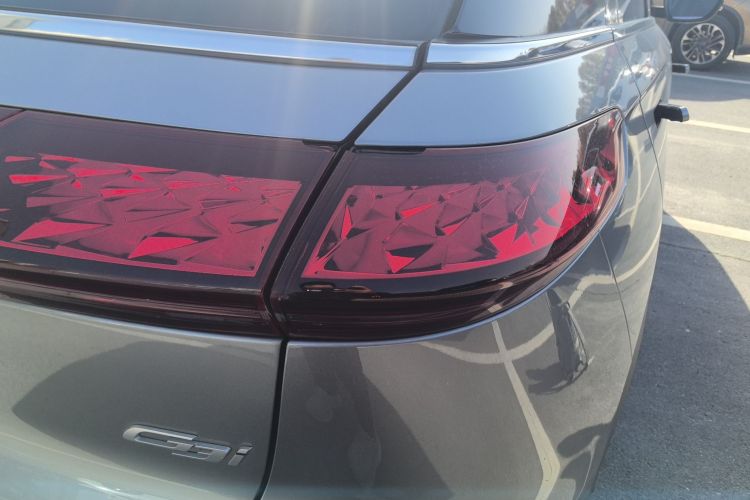 小鹏G3 2021款 G3i 460N车身外观9