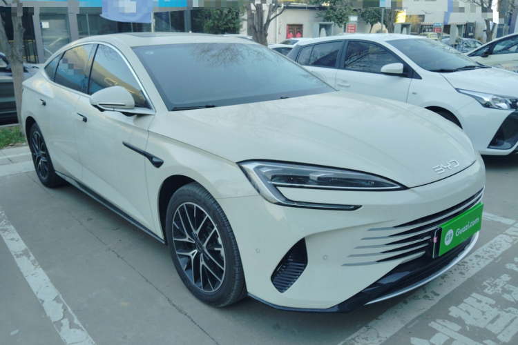 比亚迪 海豹07 DM-i 2025款 智驾版 DM-i 1.5L 125km 尊贵型车身外观3