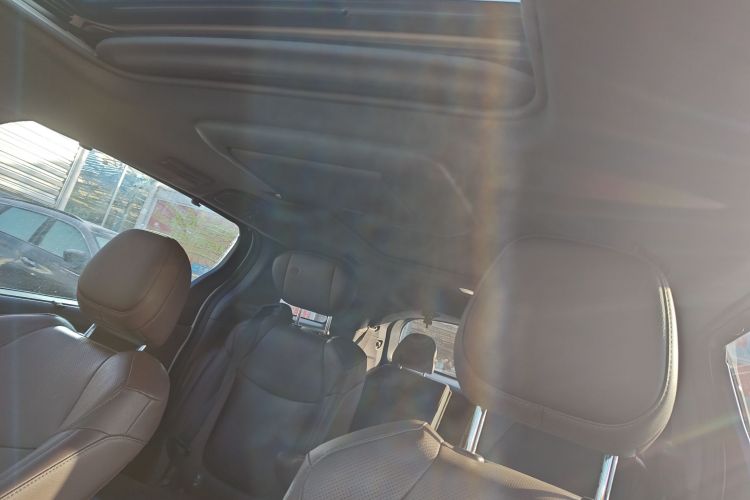 丰田 赛那SIENNA 2021款 2.5L混动 铂金版中控内饰22