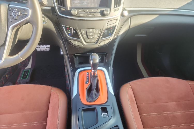 别克 君威 2015款 1.6T 精英技术型中控内饰18