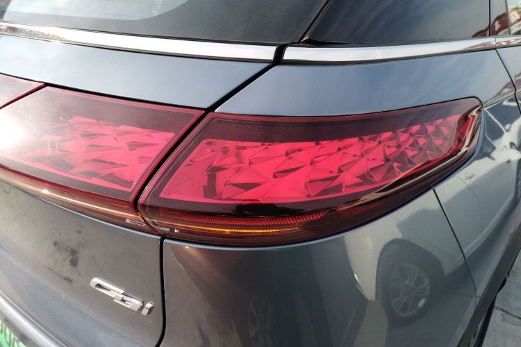 小鹏G3 2022款 G3i 520G+车身外观9