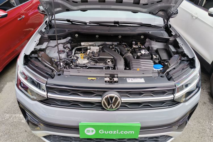 大众 途岳 2024款 300TSI 两驱月尊版机舱底盘24