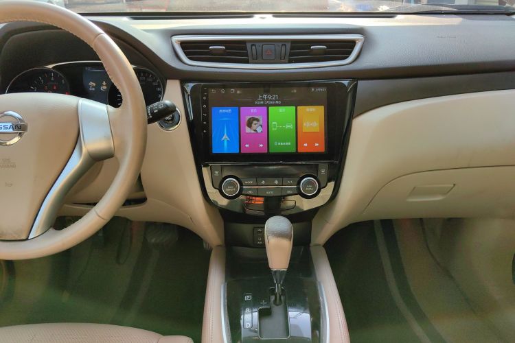 日产 奇骏 2015款 2.0L CVT舒适MAX版 2WD中控内饰16