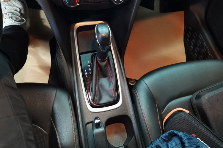 雪佛兰 科鲁泽 2020款 轻混 RS 330T 自动畅快版中控内饰18