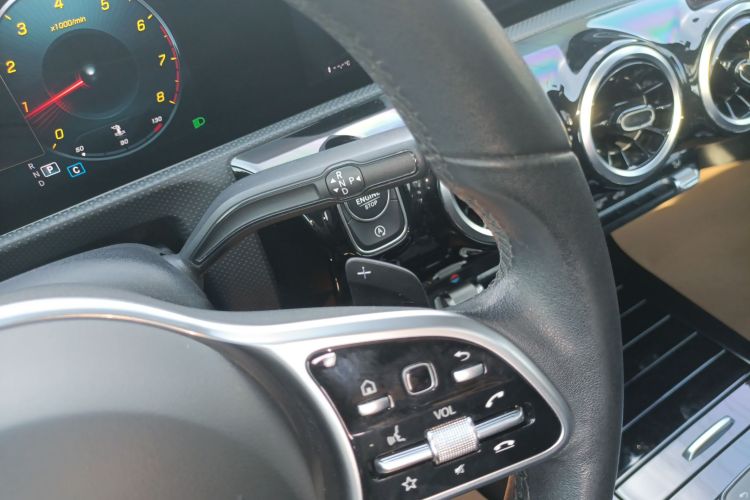 奔驰A级 2020款 改款 A 180 L 运动轿车特殊配置局部细节18