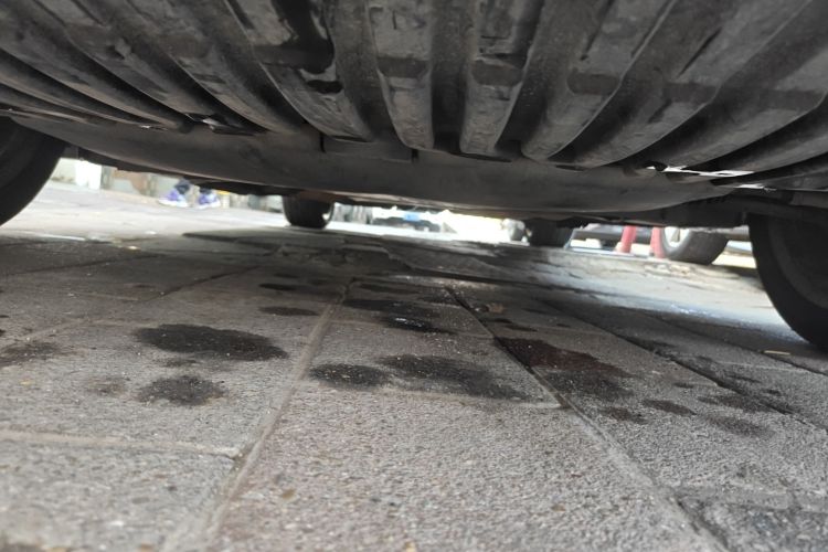 奔驰E级 2014款 E 300 L局部细节9008