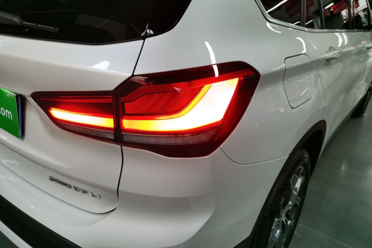 宝马X1 2022款 sDrive25Li 领先型车身外观9