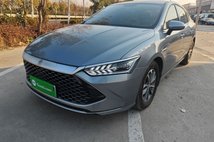 比亚迪 秦PLUS 2024款 荣耀版 DM-i 55KM领先型车身外观1