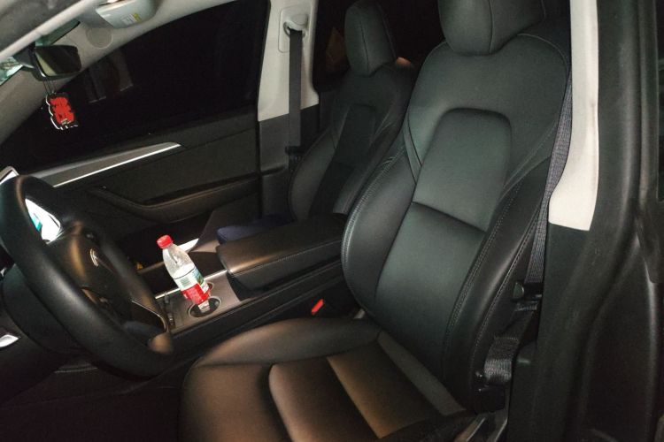 特斯拉 Model Y 2024款 后轮驱动版中控内饰19