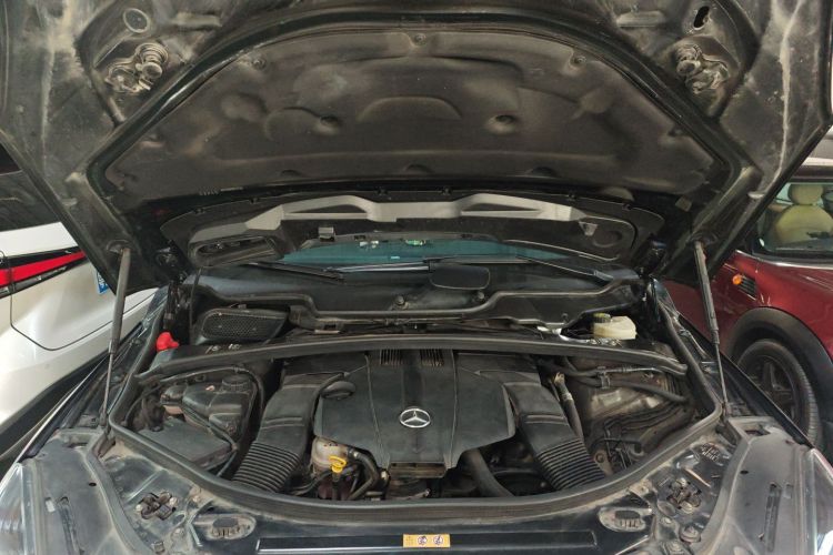 奔驰R级 2015款 R 320 4MATIC 豪华型局部细节24