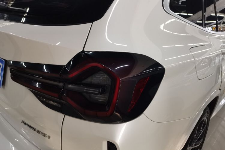 宝马X3 2022款 xDrive30i 领先型 M曜夜套装车身外观9