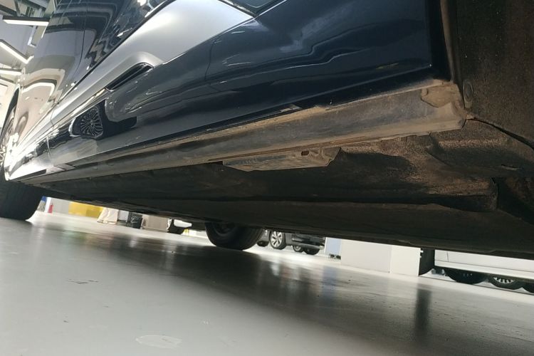 腾势D9 2022款 DM-i 970 四驱尊荣型局部细节9002