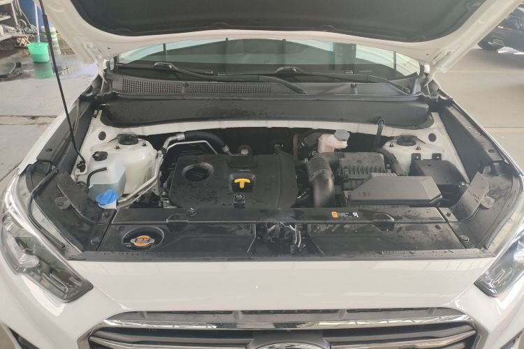 北京现代ix35 2020款 2.0L 自动两驱智勇·畅享版机舱底盘24