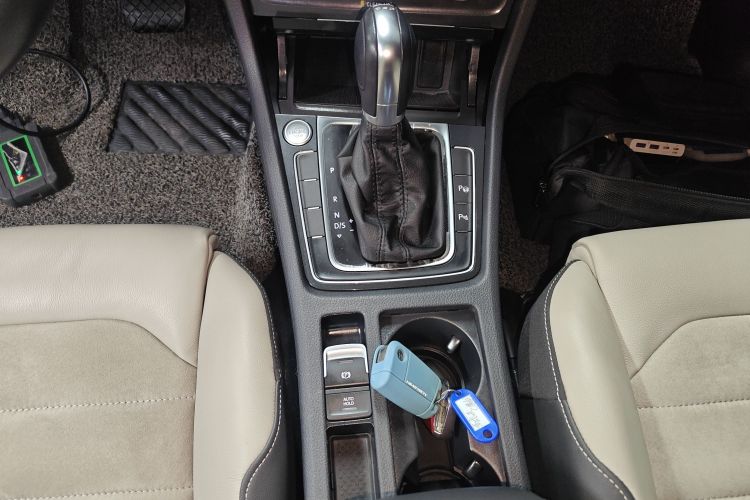 大众 高尔夫 2017款 230TSI 自动豪华百万辆纪念版中控内饰18