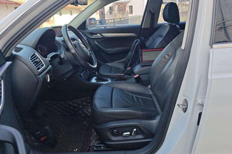 奥迪Q3 2016款 30 TFSI 风尚型中控内饰19