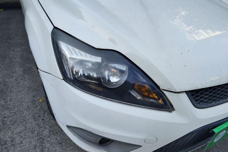 福特 福克斯 2013款 两厢经典 1.8L 自动基本型车身外观8