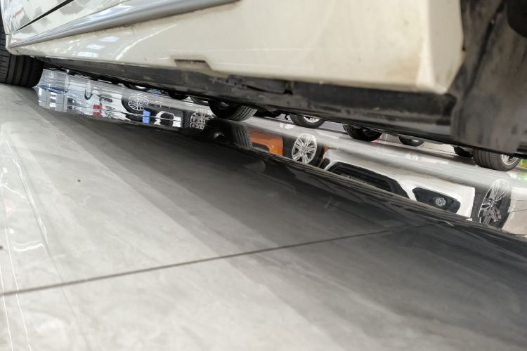 奔驰C级 2018款 C 180 L 时尚型运动版局部细节9002