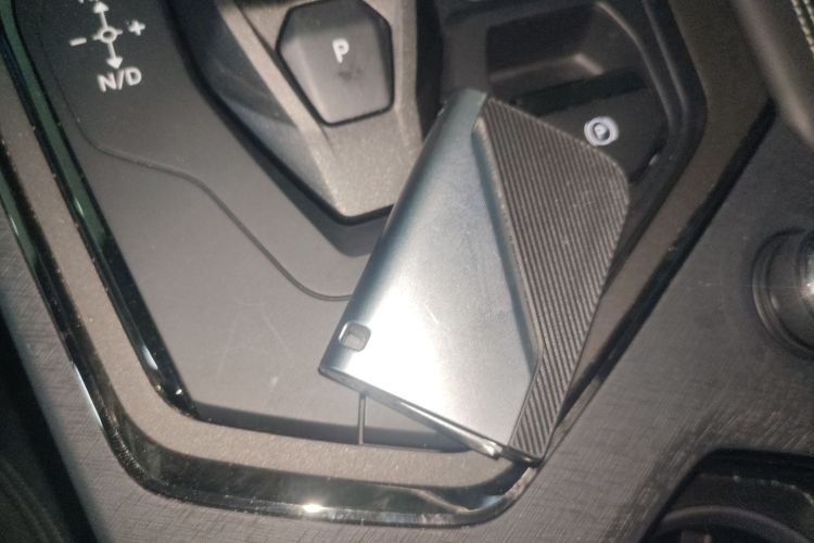 领克01 EM-P 2023款 1.5TD EM-P PM中控内饰11