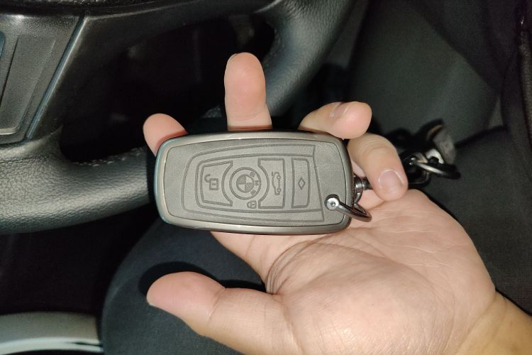 宝马3系 2015款 316Li 时尚型中控内饰11