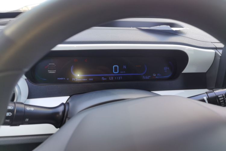 吉利银河 2025款 210km 熊猫骑士中控内饰14